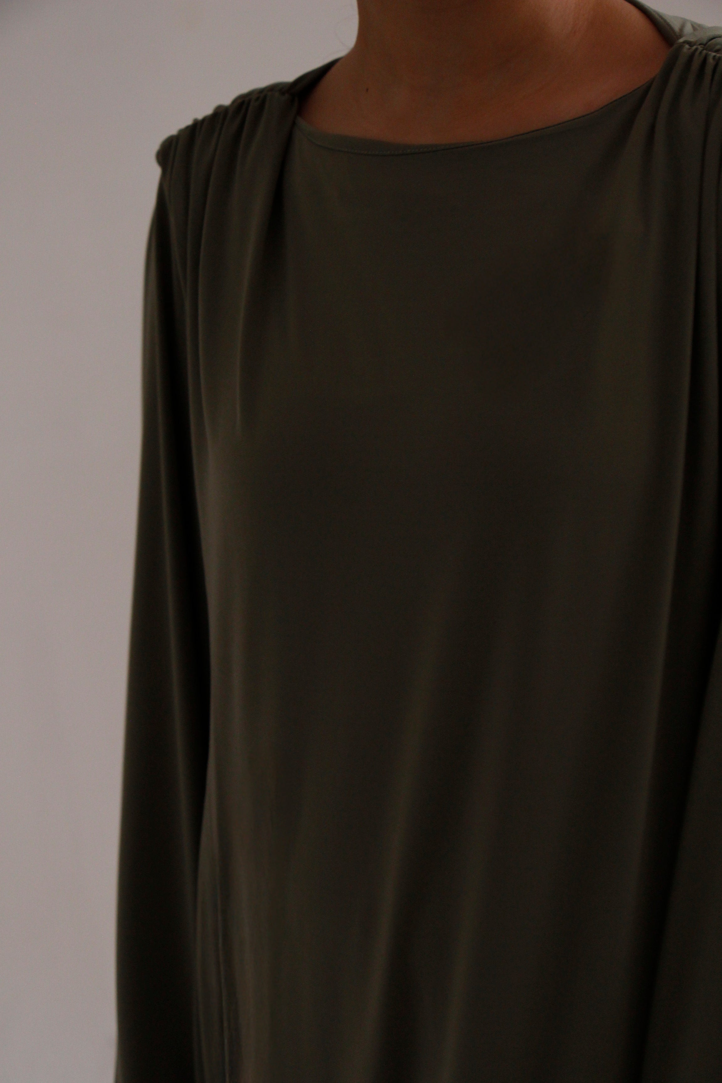 PLEATED JERSEY DRESS | PASTEL OLIVE
