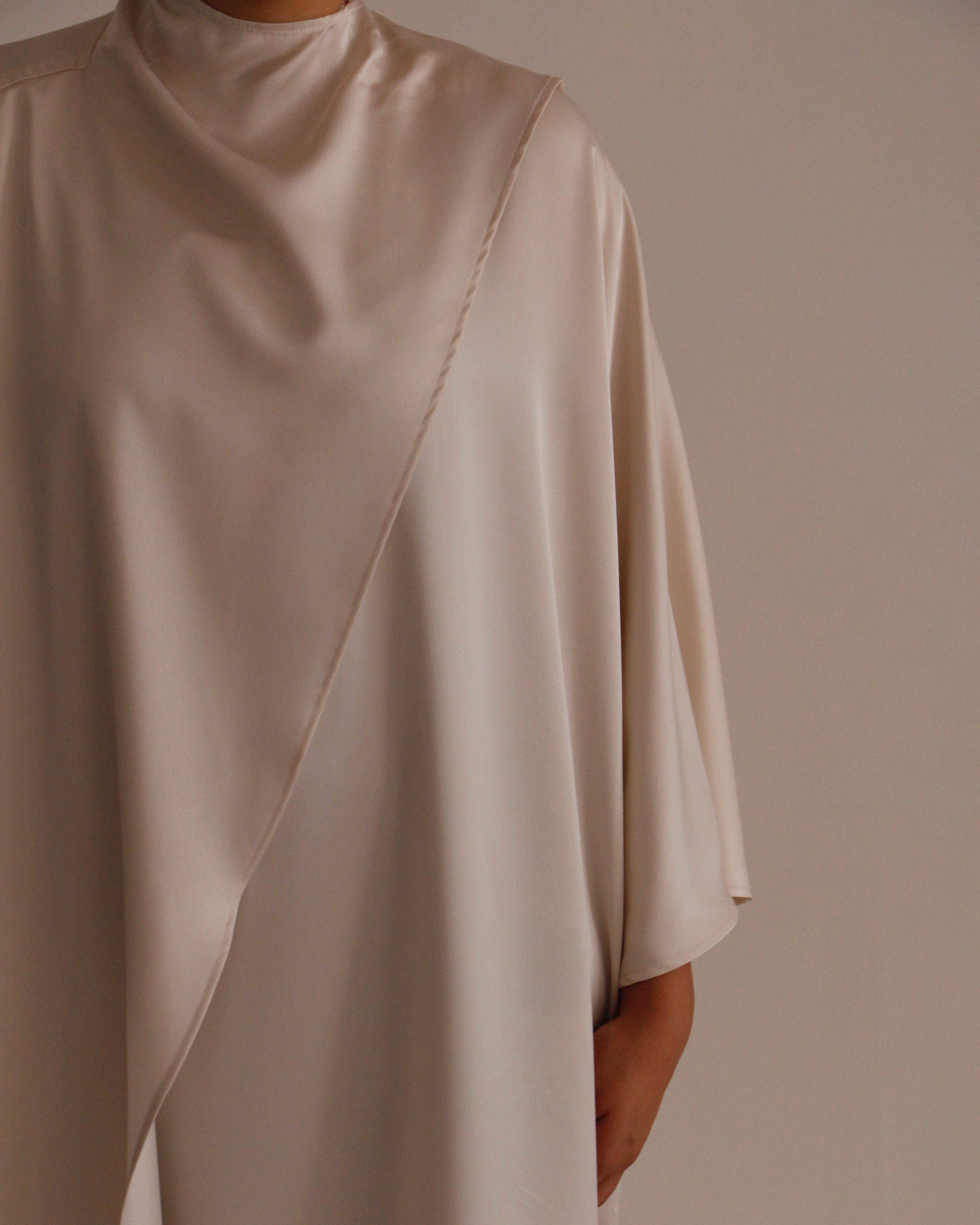 BATWING SHAWL | CHAMPAGNE