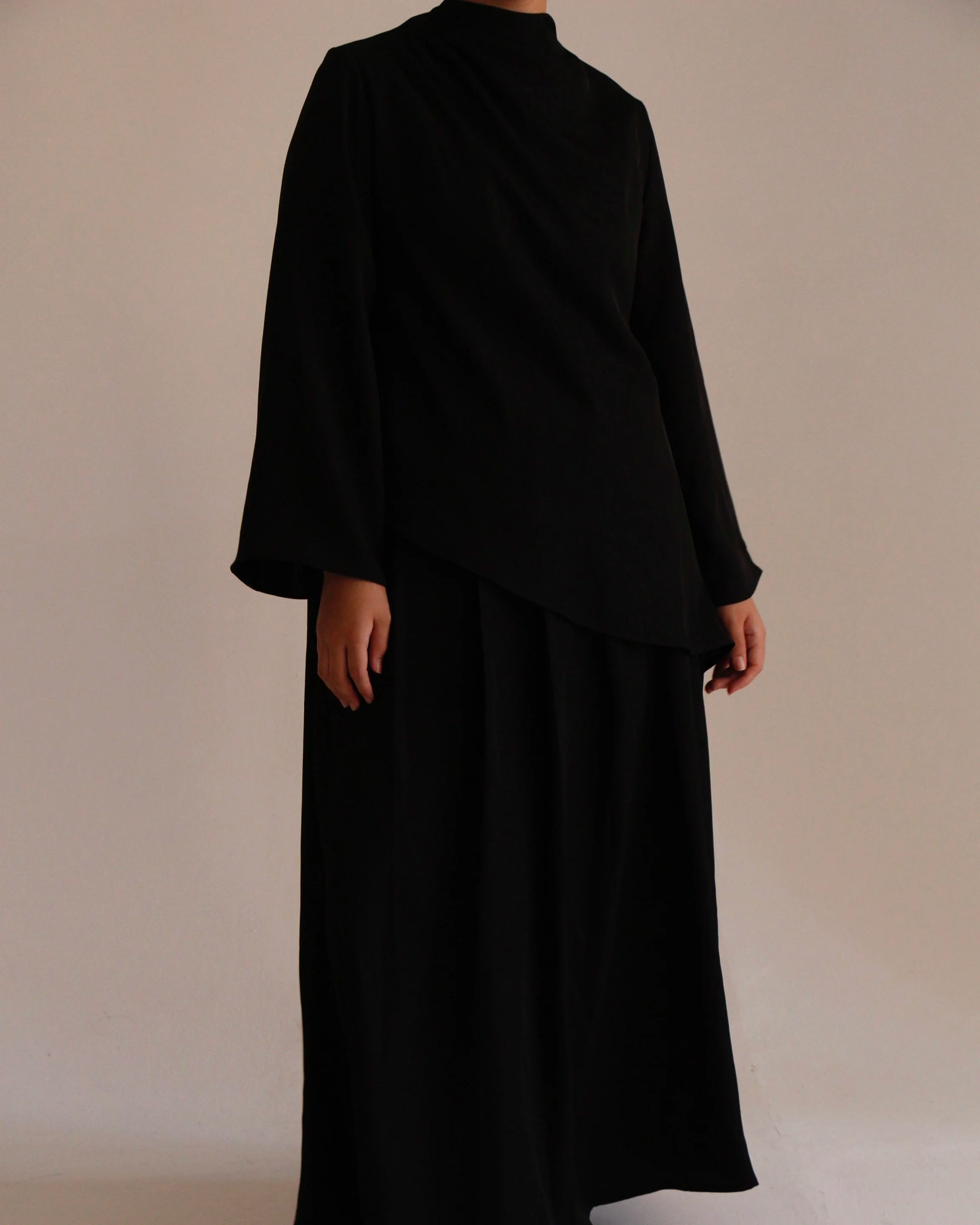 ASYMMETRICAL SET | BLACK